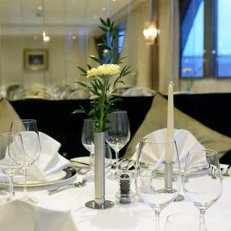 Úszó hotel Hotelschiff Ms Jane Austen 5*