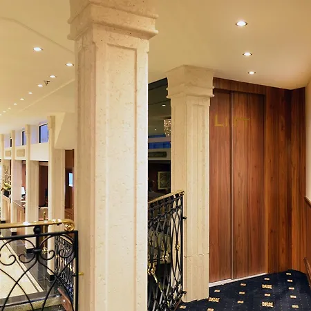 Hotelschiff Ms Jane Austen Úszó hotel 5*